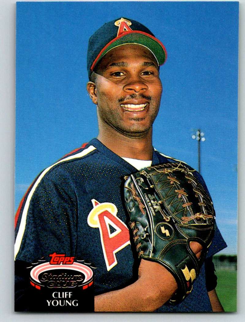 1992 Stadium Club #562 Cliff Young Mint Image 1
