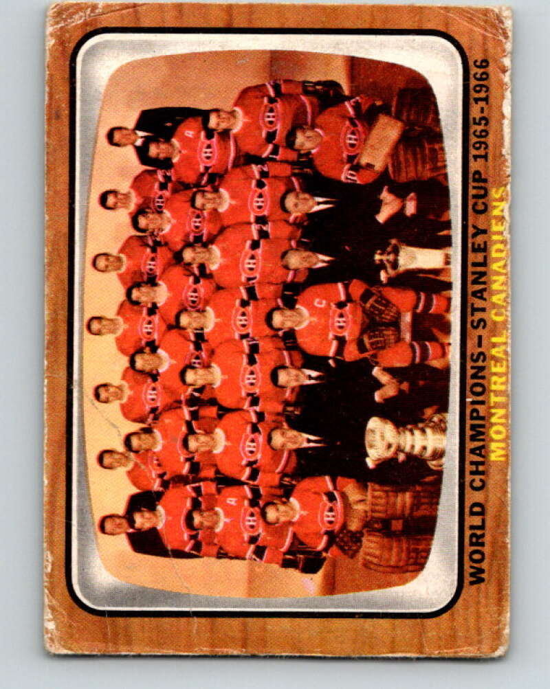 1966-67 Topps #118 Montreal Canadiens Team Montreal Canadiens V741
