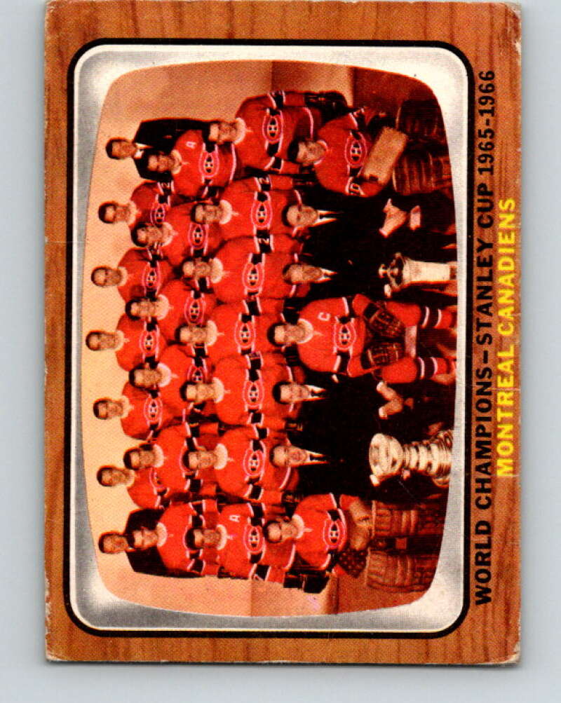 1966-67 Topps #118 Montreal Canadiens Team Montreal Canadiens V742
