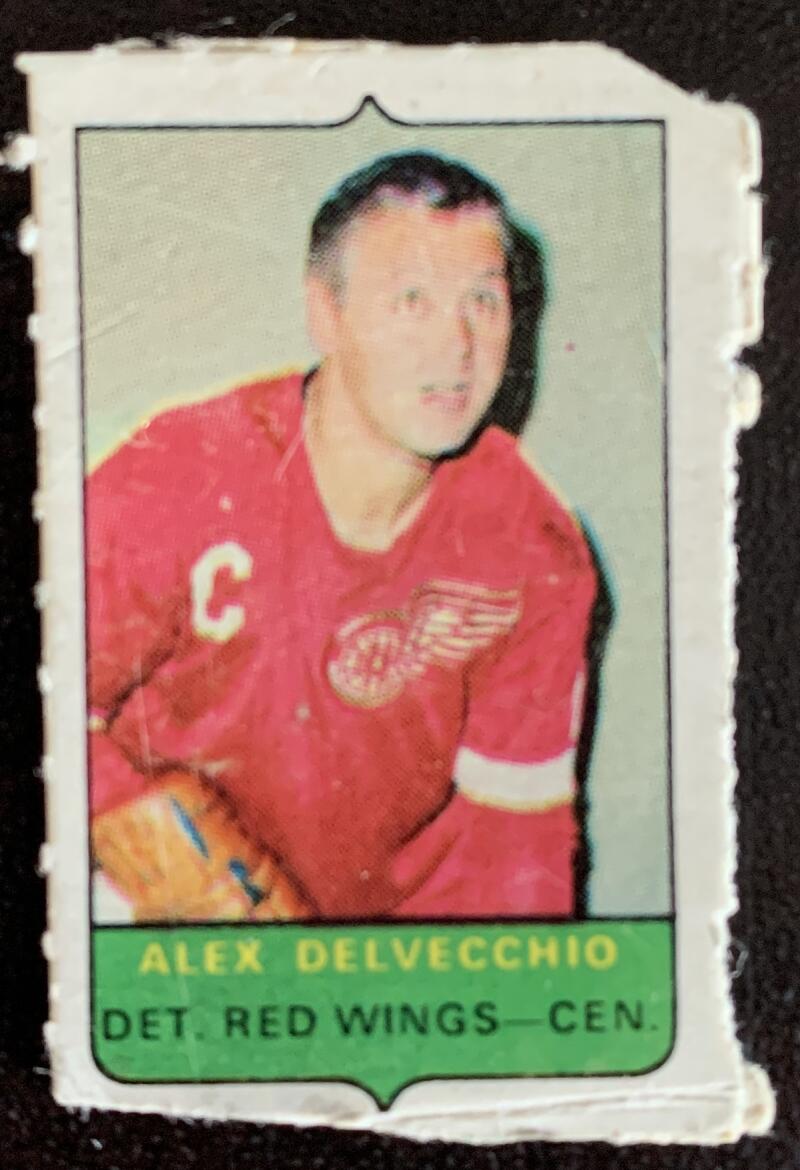 V7528--1969-70 O-Pee-Chee Four-in-One Mini Card Alex Delvecchio