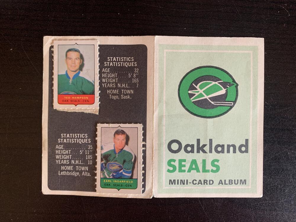 V7597--1969-70 O-Pee-Chee Four-in-One Card Album Oakland Seals