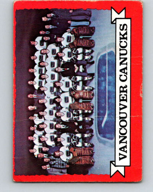 1973-74 O-Pee-Chee #107 Canucks Team  Vancouver Canucks  V8339