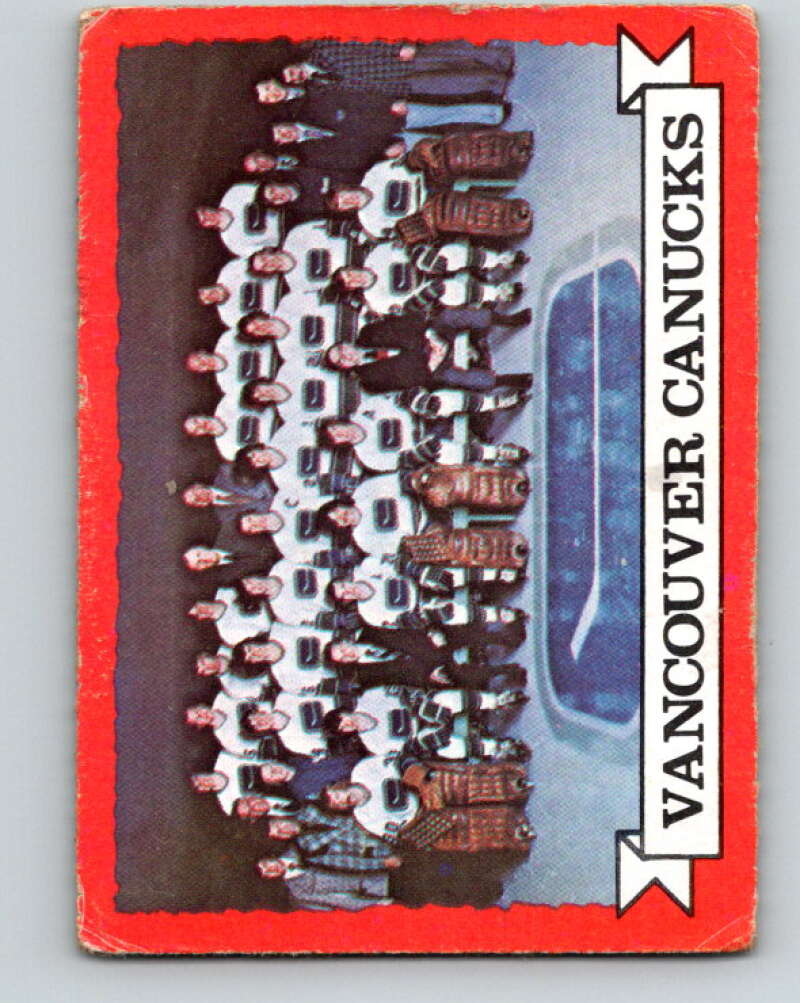 1973-74 O-Pee-Chee #107 Canucks Team Vancouver Canucks V8340