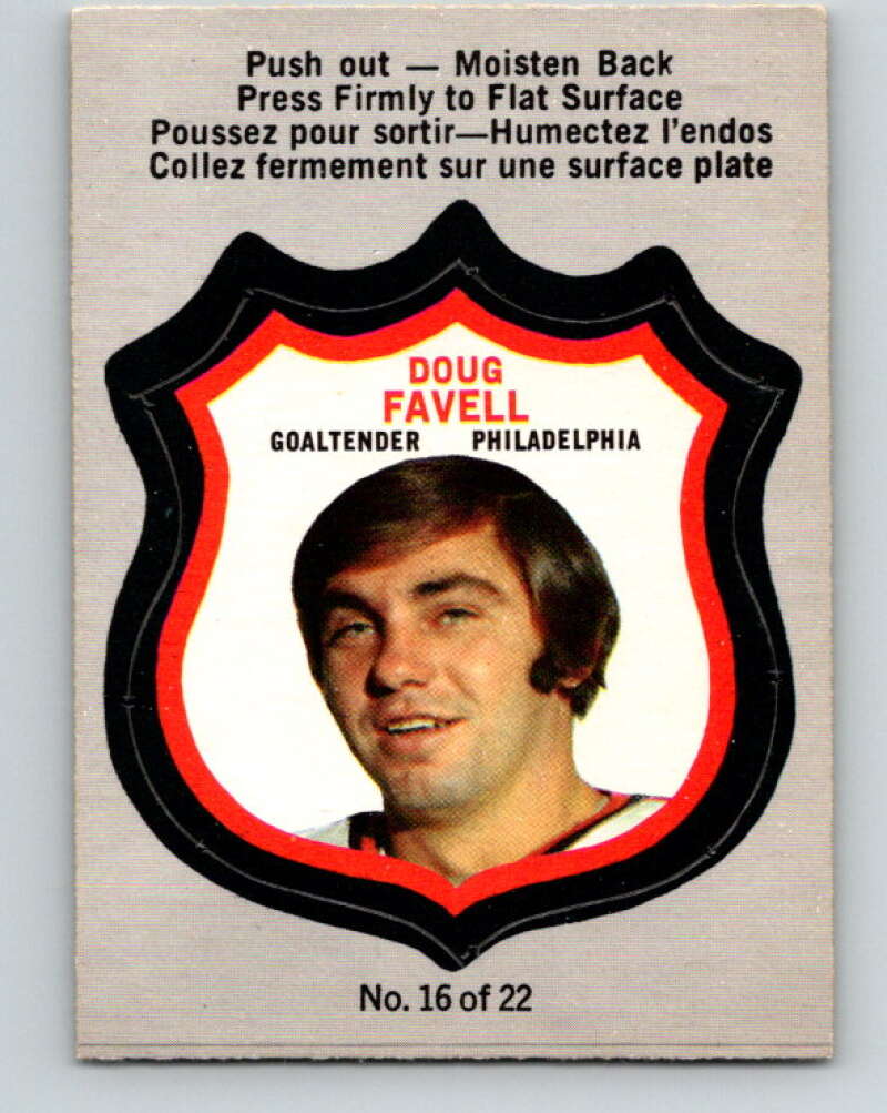 1972-73 O-Pee-Chee Player Crests #16 Doug Favell Philadelphia Flyers V8718