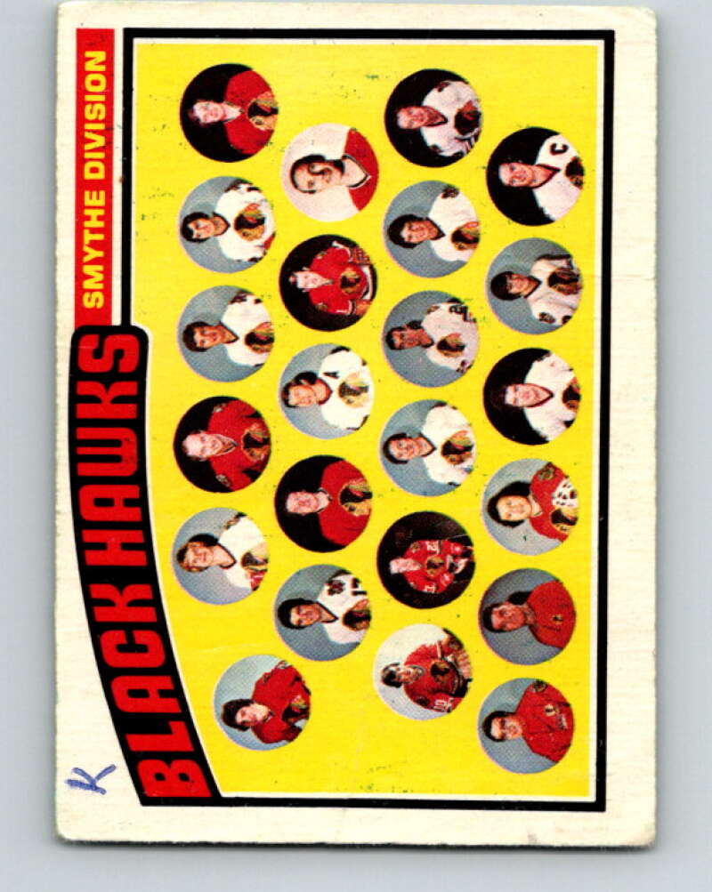 1976-77 O-Pee-Chee #136 Chicago Blackhawks CL V12058