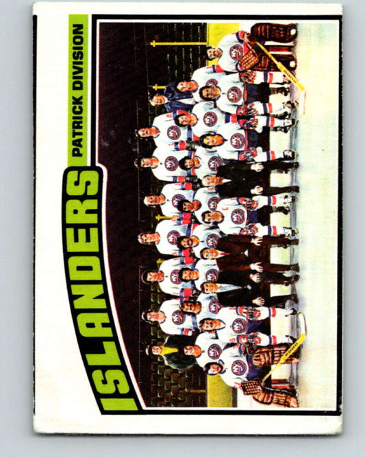 1976-77 O-Pee-Chee #142 New York Islanders CL   V12079