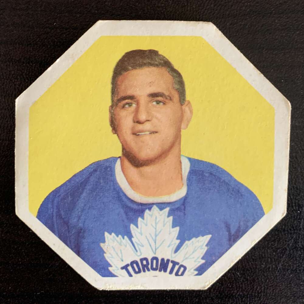 1961-62 York Yellow Backs #1 Bob Baun Toronto Maple Leafs V33177