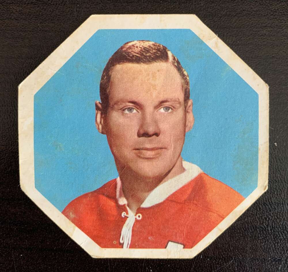 1961-62 York Yellow Backs #11 Tom Johnson Montreal Canadiens V33182
