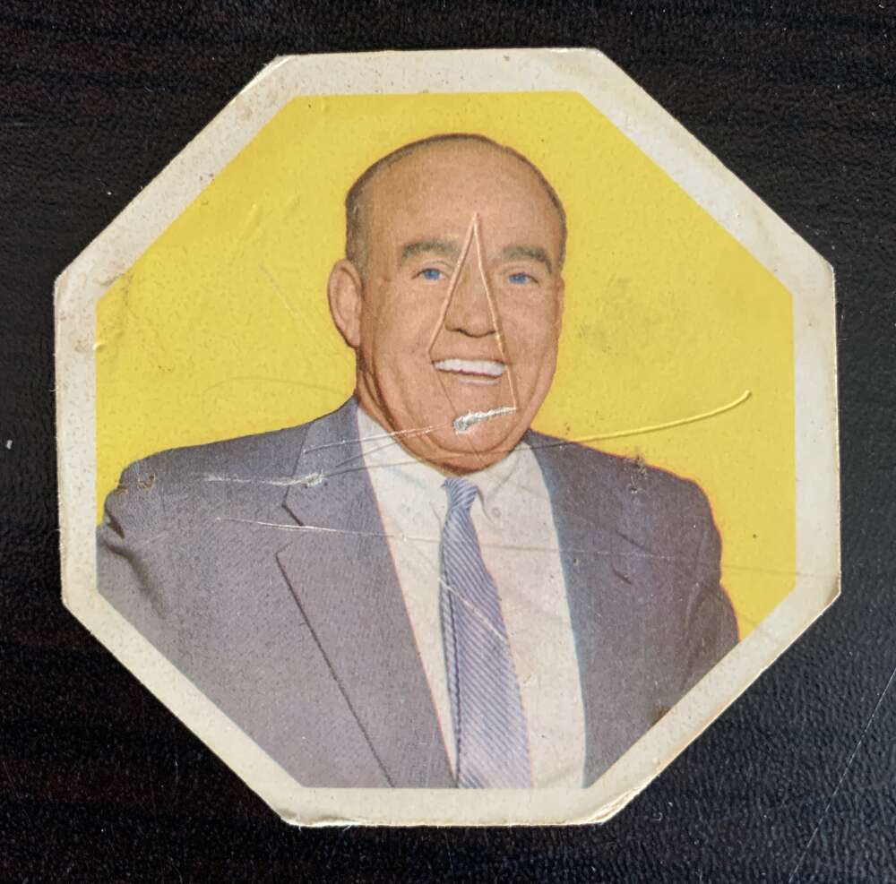 1961-62 York Yellow Backs #39 King Clancy Toronto Maple Leafs V33208