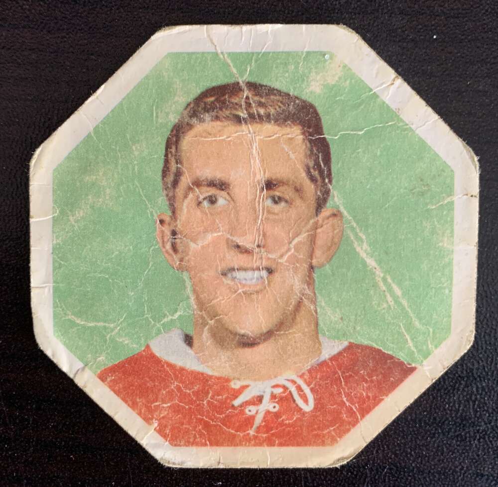 1961-62 York Yellow Backs #41 Cesare Maniago Toronto Maple Leafs V33211