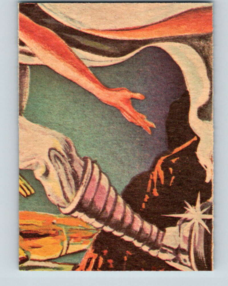 1977 OPC Star Wars #25 Luke rushes to save his loved ones V33658
