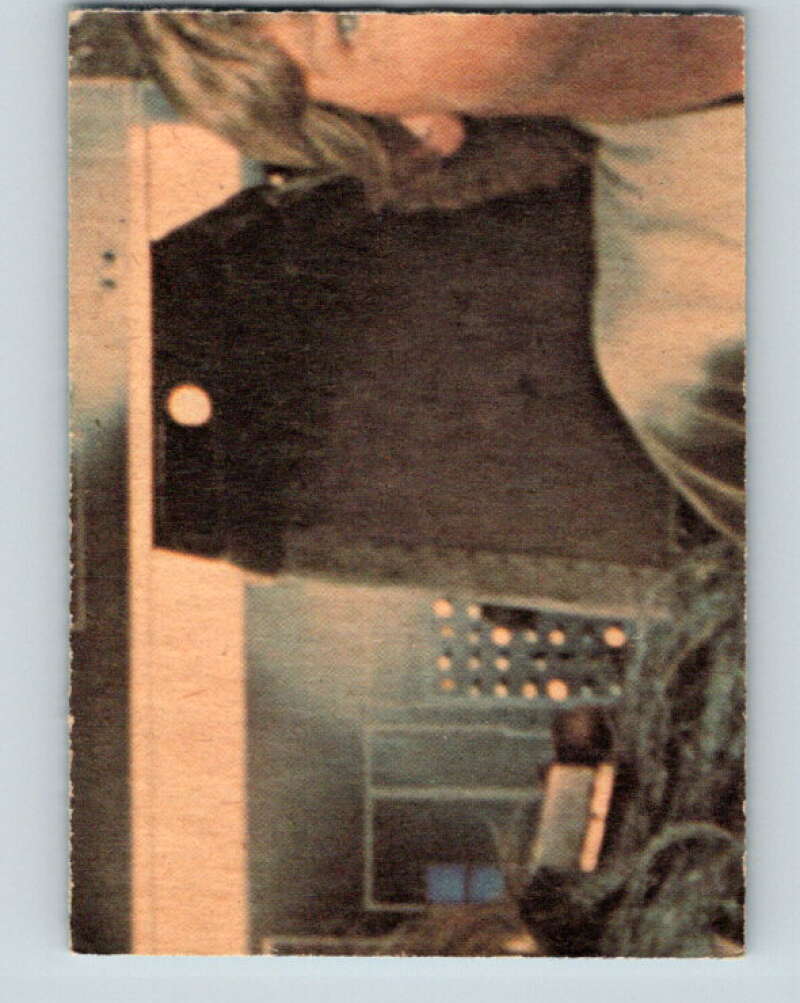 1977 OPC Star Wars #26 A horrified Luke sees his family killed V33666