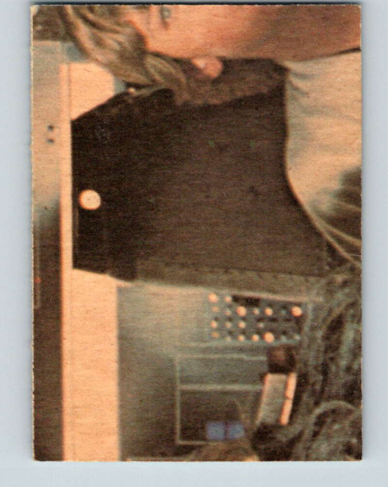 1977 OPC Star Wars #26 A horrified Luke sees his family killed V33667