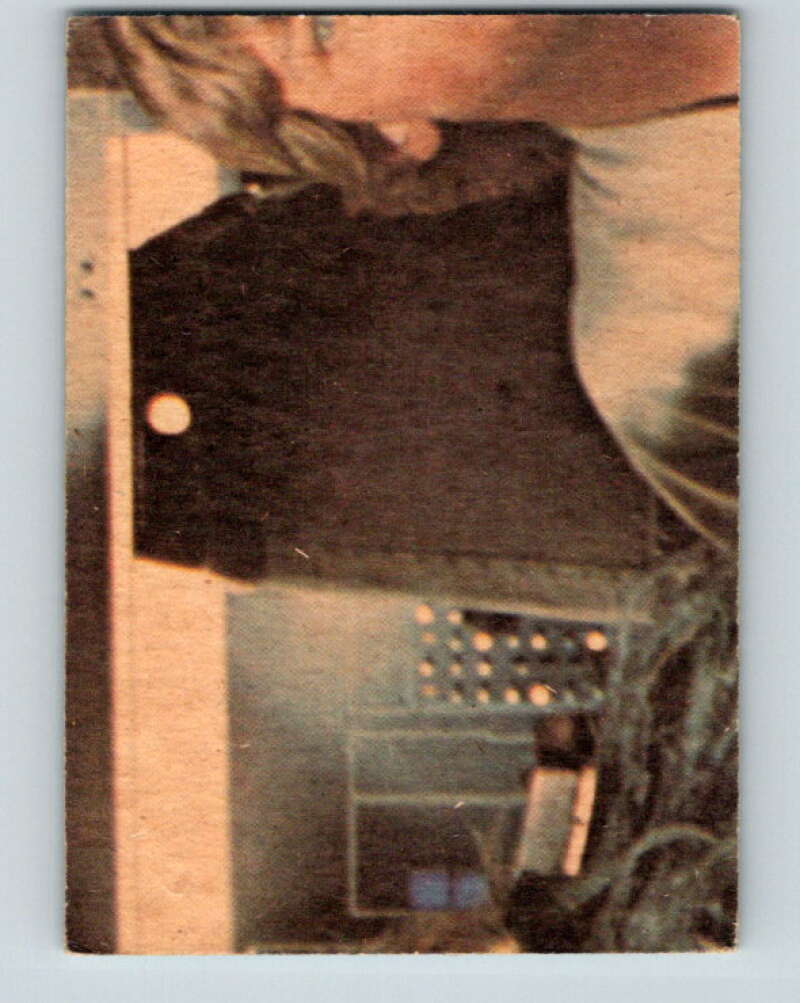 1977 OPC Star Wars #26 A horrified Luke sees his family killed V33668