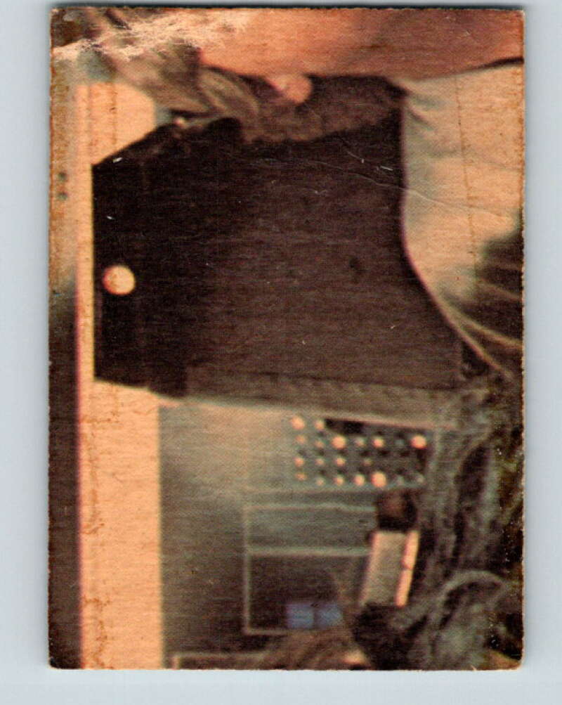 1977 OPC Star Wars #26 A horrified Luke sees his family killed V33669