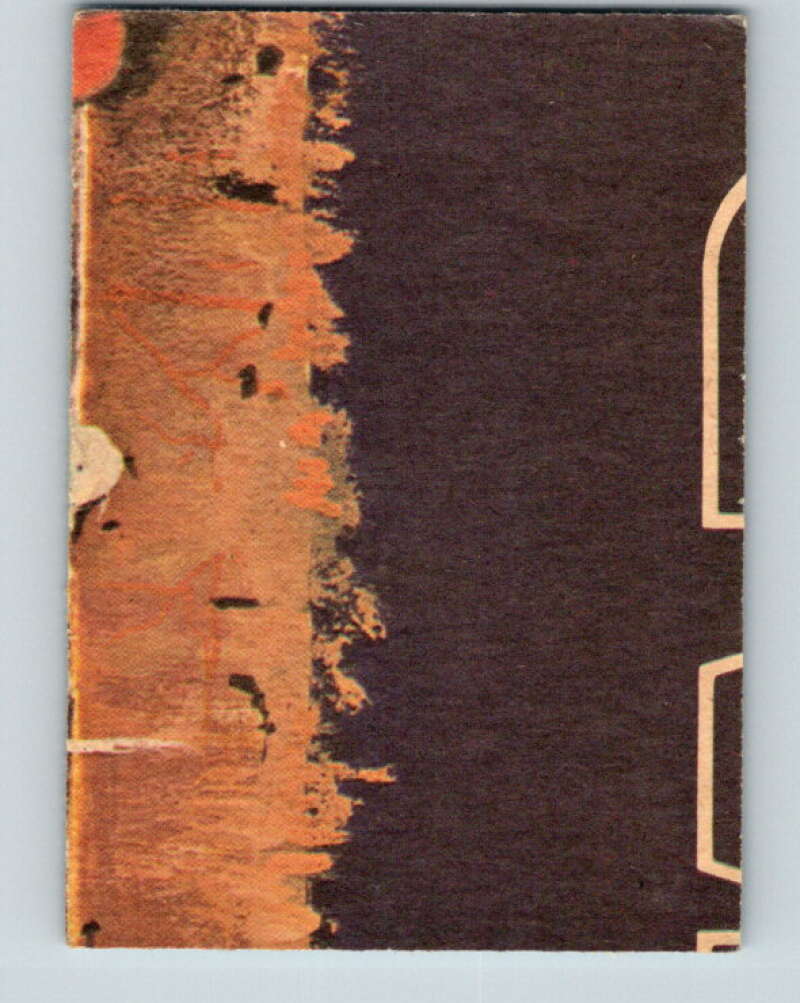 1977 OPC Star Wars #37 Cornered in the labyrinth V33730