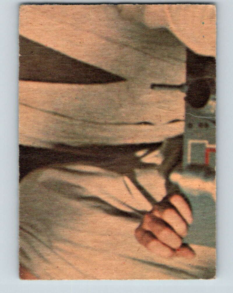 1977 OPC Star Wars #40 Droids rescue their masters! V33752