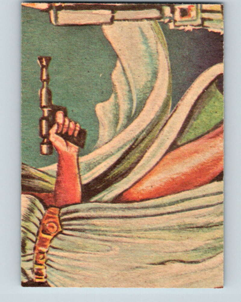 1977 OPC Star Wars #47 Luke prepares for the battle V33795