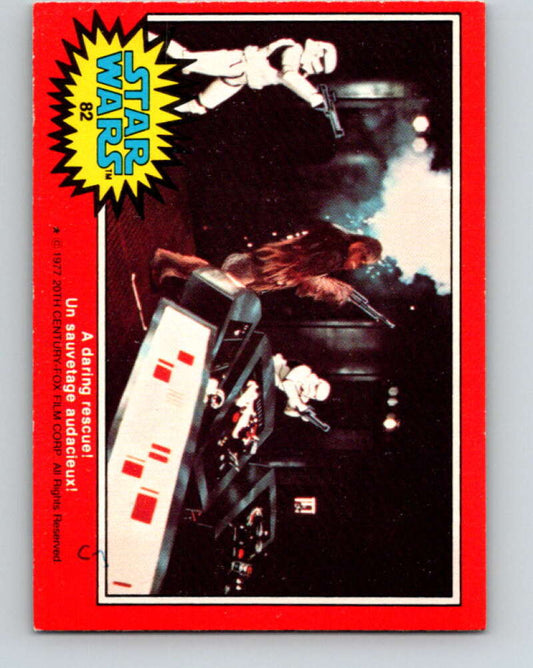 1977 OPC Star Wars #82 A daring rescue!   V34038