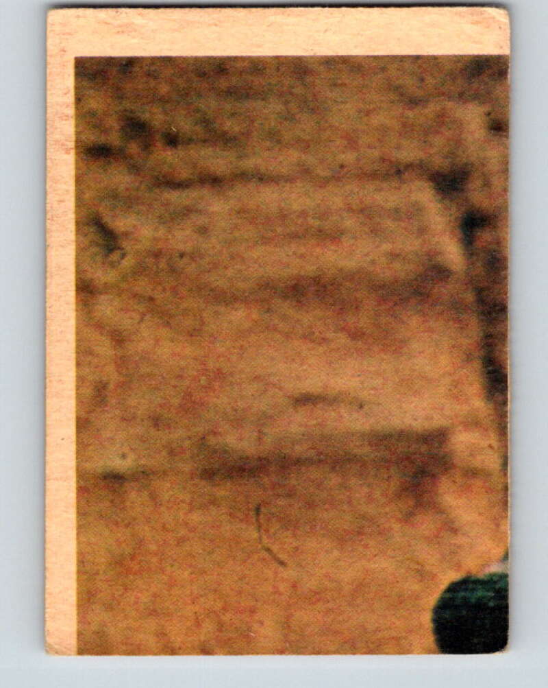 1977 OPC Star Wars #123 Solo blasts a stormtrooper! V34373