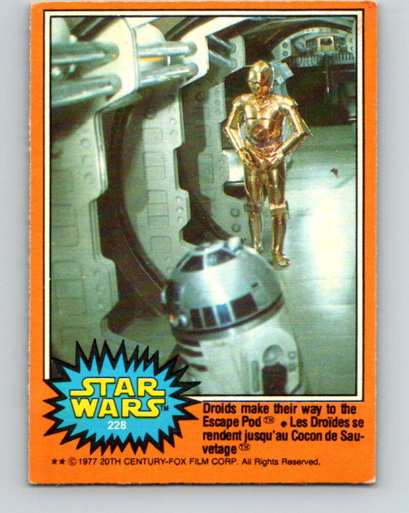 1977 OPC Star Wars #228 Droids make their way to the Escape Pod V34560