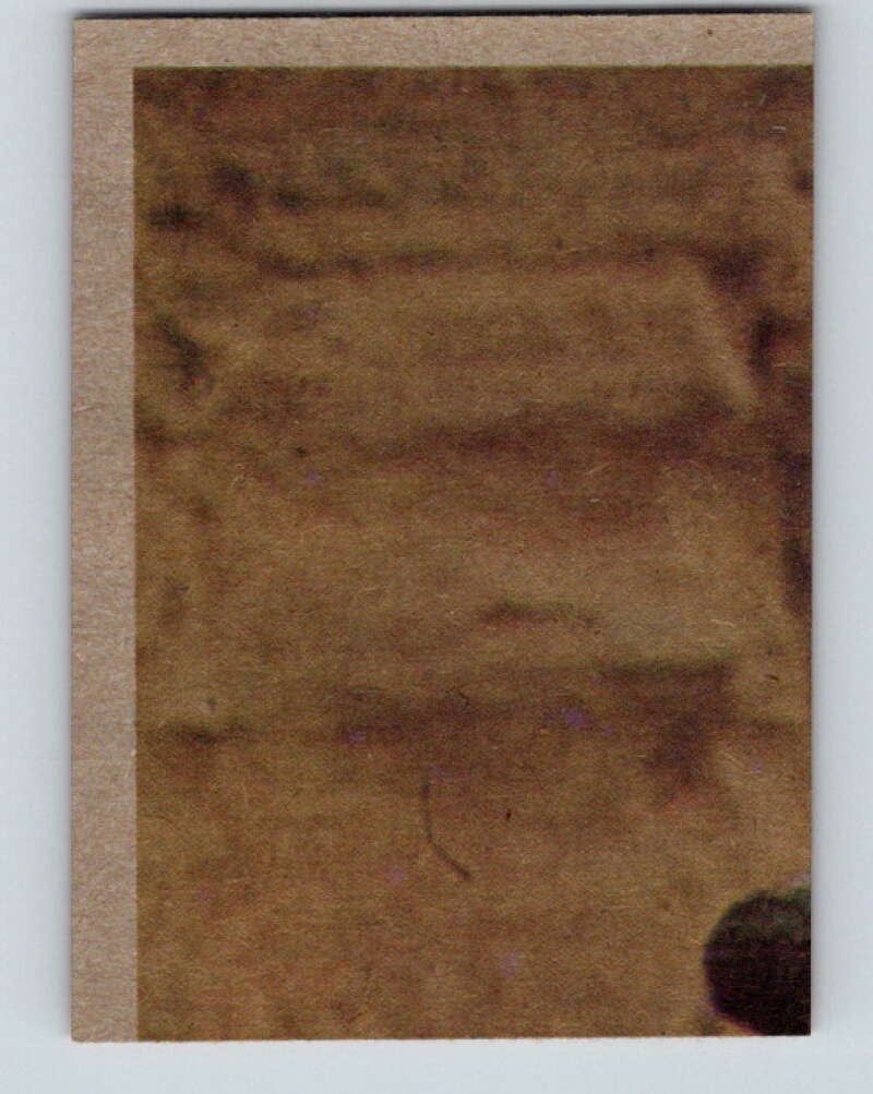 1977 Topps Star Wars #123 Solo blasts a stormtrooper! V34615