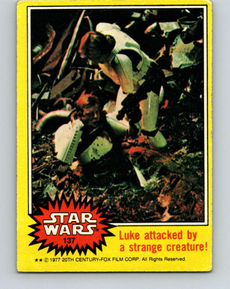 1977 Topps Star Wars #137 Luke attacked by a strange creature! V34623