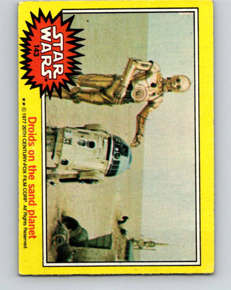 1977 Topps Star Wars #143 Droids on the sand planet V34627