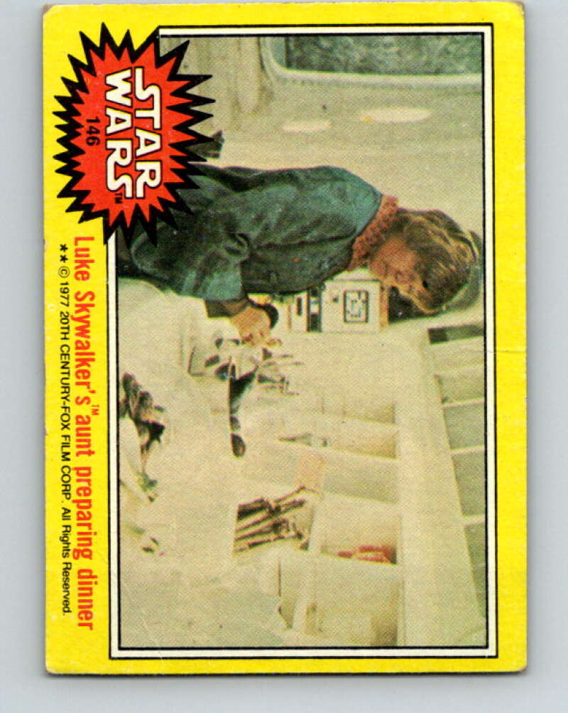 1977 Topps Star Wars #146 Luke Skywalker's aunt preparing dinner V34631