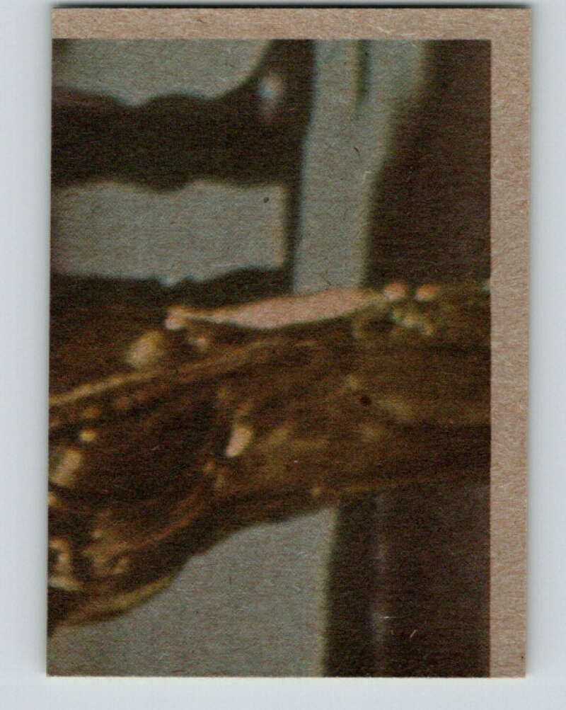 1977 Topps Star Wars #146 Luke Skywalker's aunt preparing dinner V34632