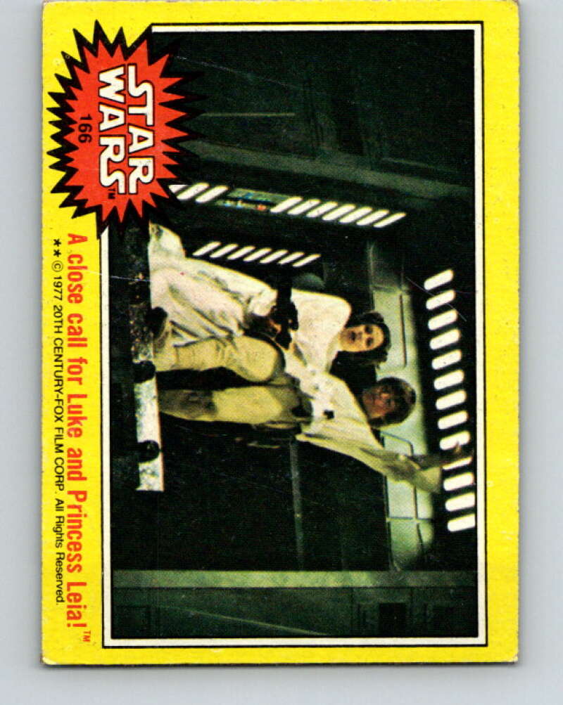 1977 Topps Star Wars #166 A close call for Luke and Princess Leia! V34653