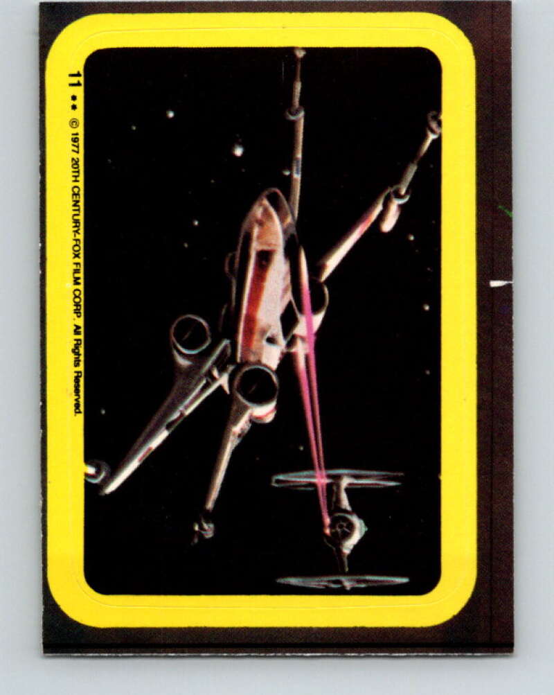 1977 Topps Star Wars Stickers #11 Battle in outer space! V34770