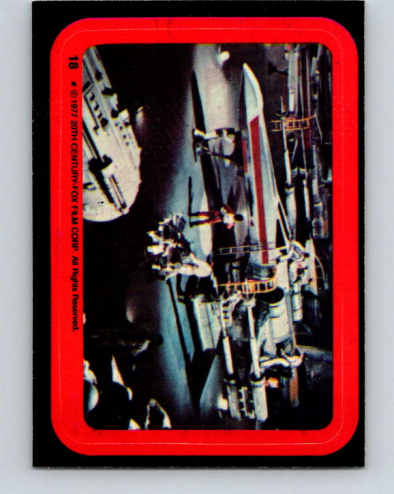 1977 Topps Star Wars Stickers #18 R2-D2 and C-3PO V34774