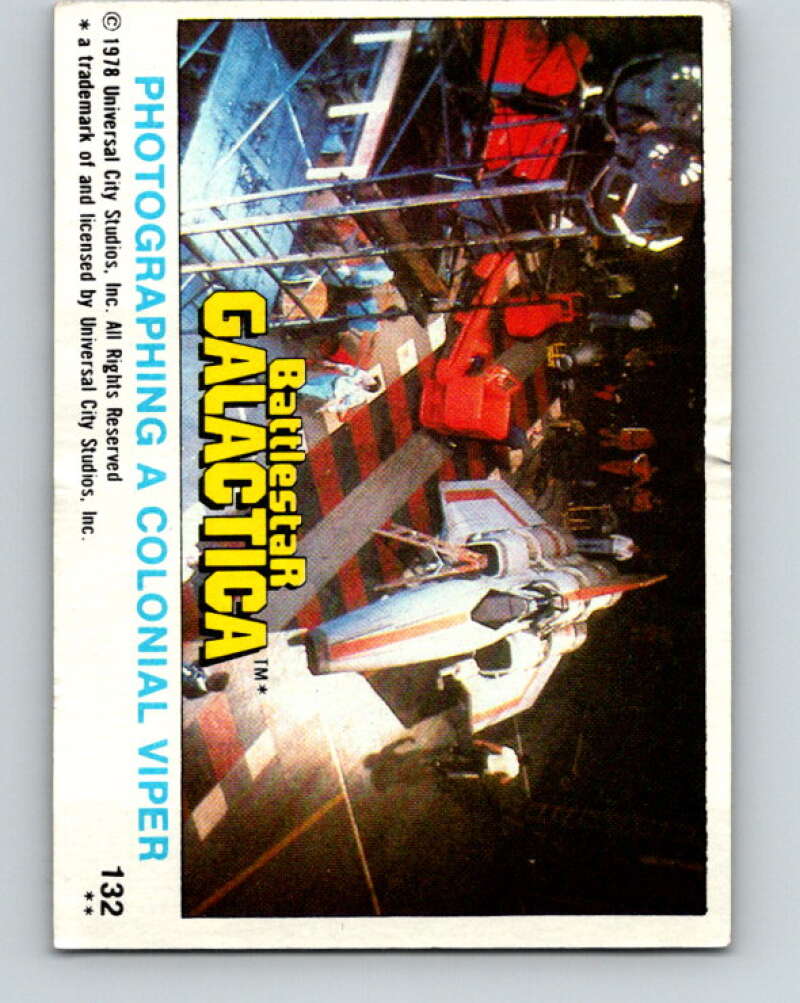 1978 Topps Battlestar Galactica #132 Photographing a Colonial Viper V35457