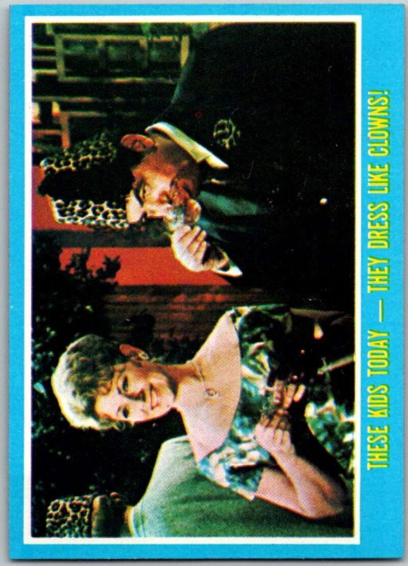 1976 Topps Happy Days #8 These Kids Today They Dress Like Clowns V35819