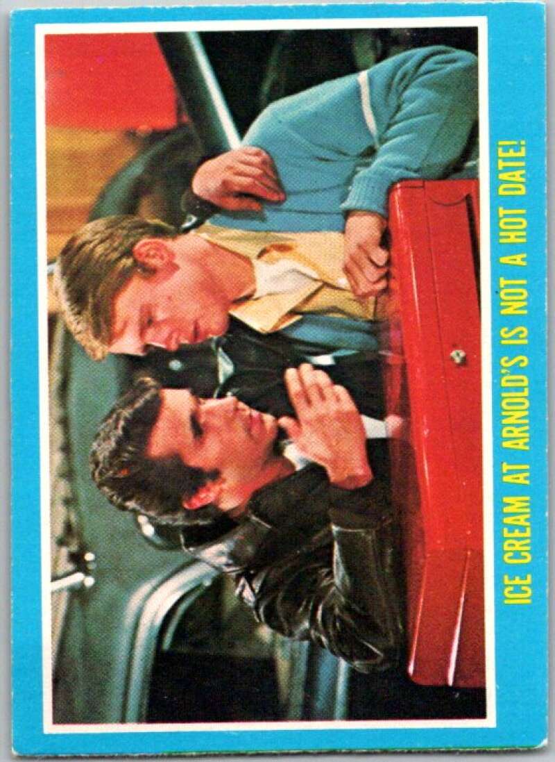 1976 Topps Happy Days #25 Ice Cream at Arnold's Is Not a Hot Date V35877