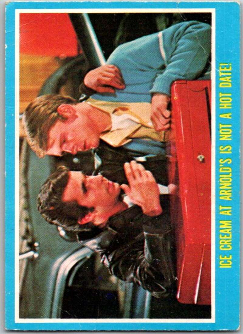 1976 Topps Happy Days #25 Ice Cream at Arnold's Is Not a Hot Date V35879