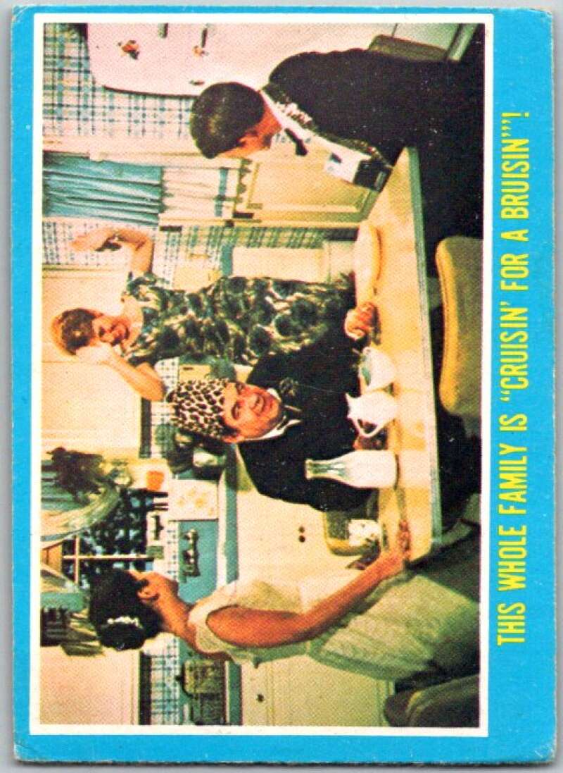 1976 Topps Happy Days #26 This Whole Family Is Cruisin for a Bruisin V35882