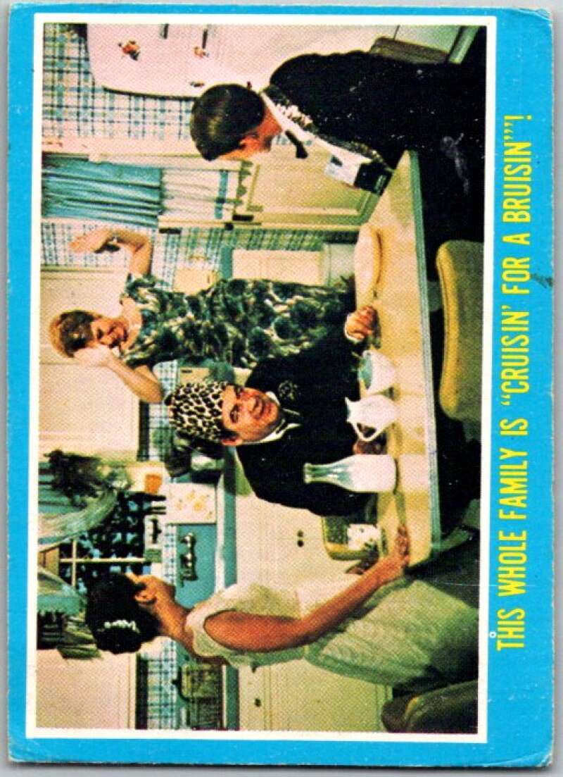 1976 Topps Happy Days #26 This Whole Family Is Cruisin for a Bruisin V35884