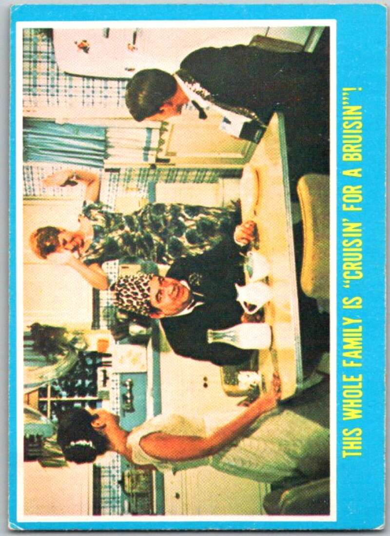 1976 Topps Happy Days #26 This Whole Family Is Cruisin for a Bruisin V35887