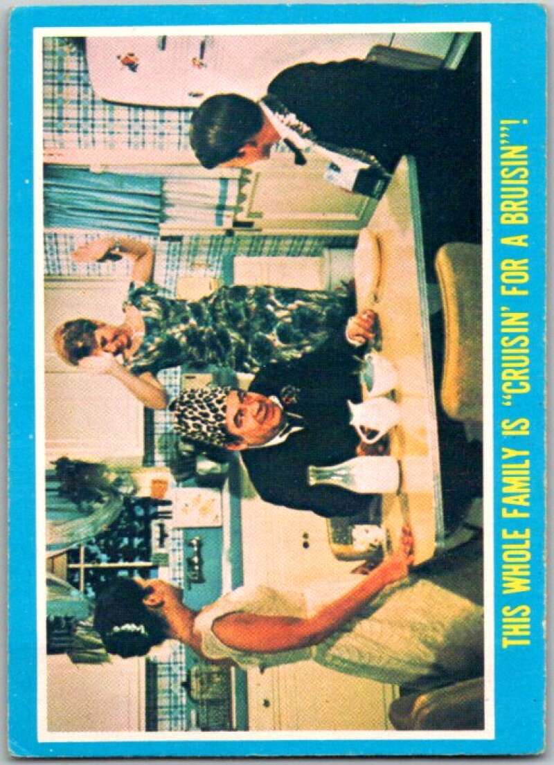1976 Topps Happy Days #26 This Whole Family Is Cruisin for a Bruisin V35889