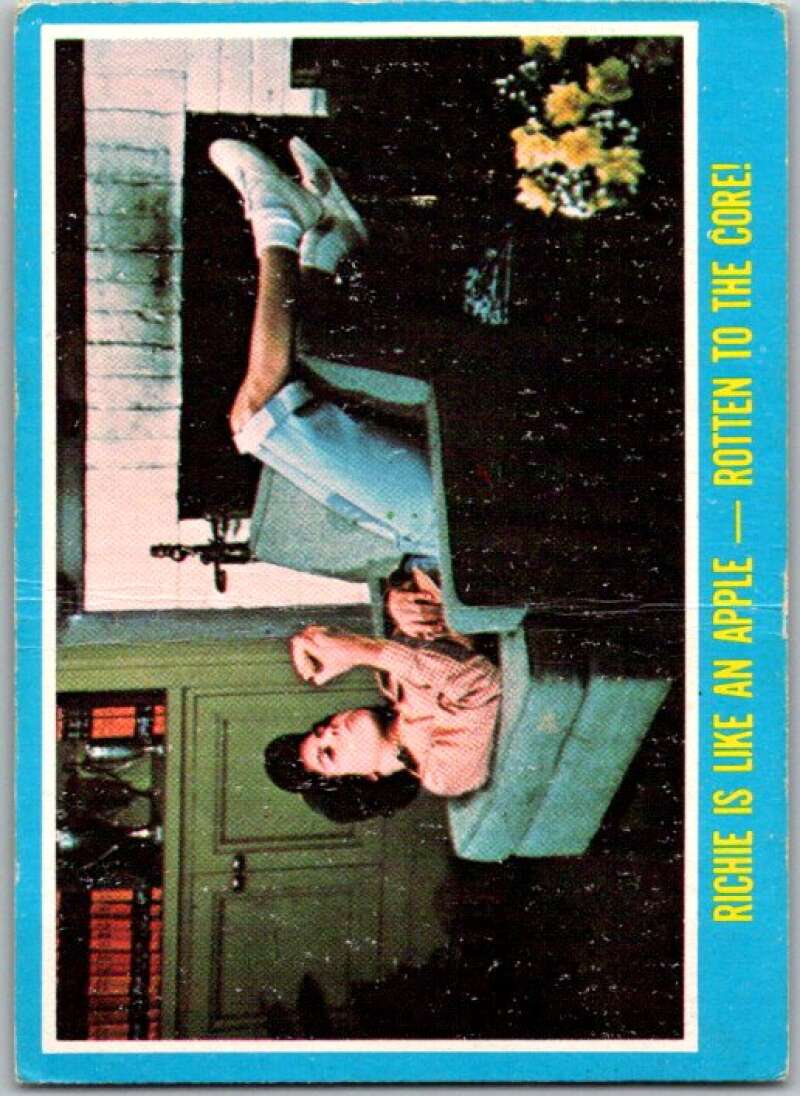 1976 Topps Happy Days #28 Richie Is Like an Apple Rotten to the Core V35890