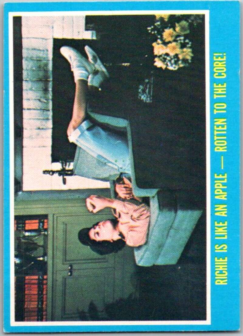 1976 Topps Happy Days #28 Richie Is Like an Apple Rotten to the Core V35891