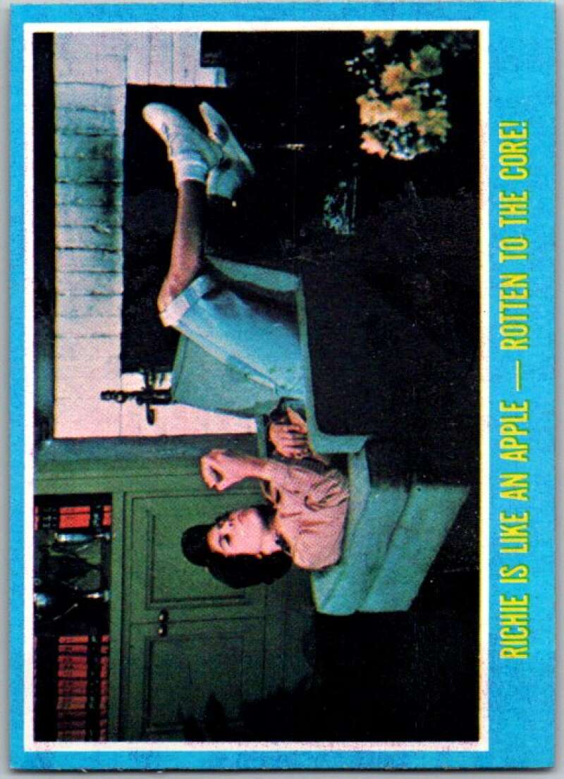 1976 Topps Happy Days #28 Richie Is Like an Apple Rotten to the Core V35893
