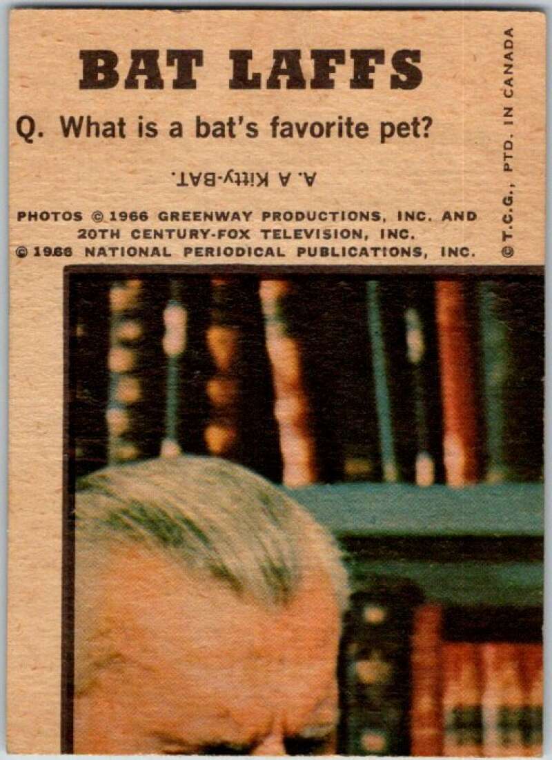 1966 Topps Batman Laffs #7 Batmobile V36249