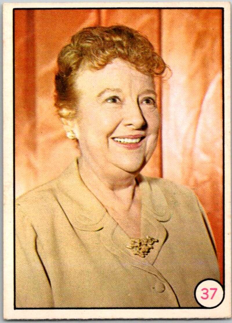 1966 Topps Batman Laffs #37 Aunt Harriett V36259