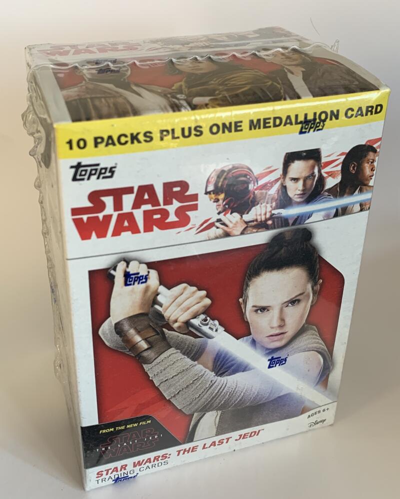 2017 Topps Star Wars The Last Jedi - 10 Pack Box + Medalion