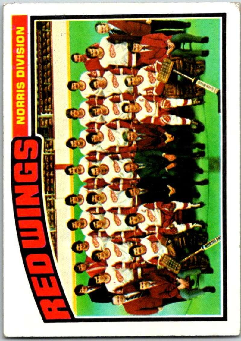 1976-77 Topps #137 Detroit Red Wings CL Detroit Red Wings V49200