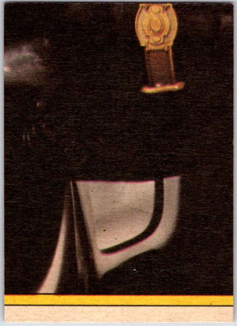 1989 O-Pee-Chee Batman #152 Batman portrait V50927