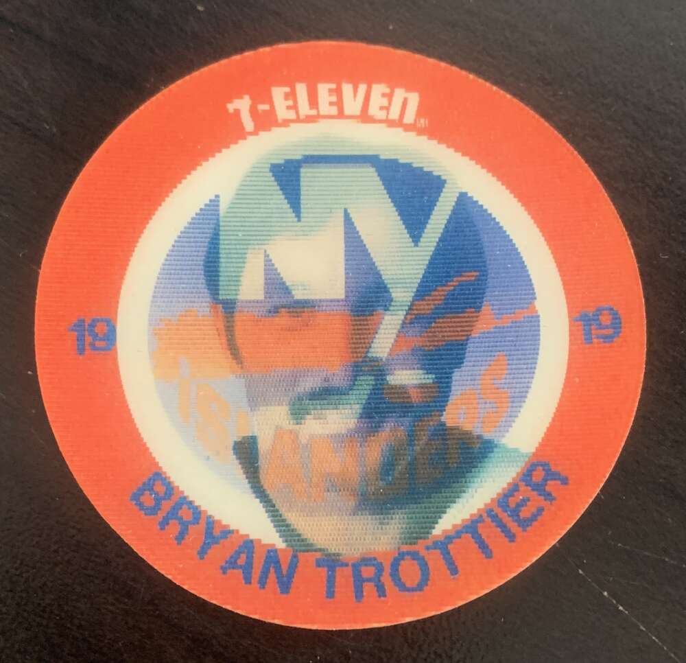 1984-85 7-Eleven Hockey Disc Bryan Trotier Islanders V51524 Image 1